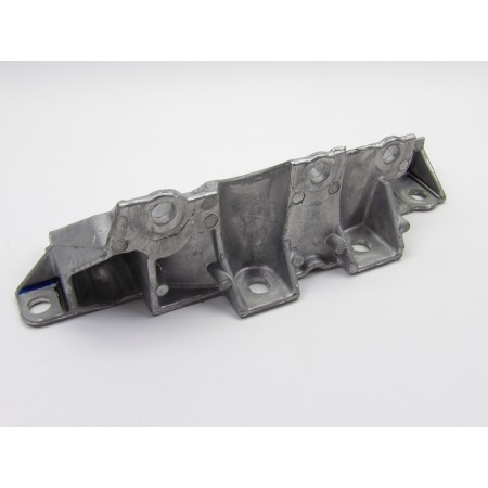 04663952, Motor/gearks. beslag 300M
